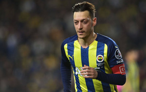 Mesut Özil Fenerbahçe'den ayrılıp Katar'a mı gidiyor?